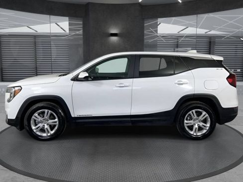 Used 2024 GMC Terrain SLE FWD image 8