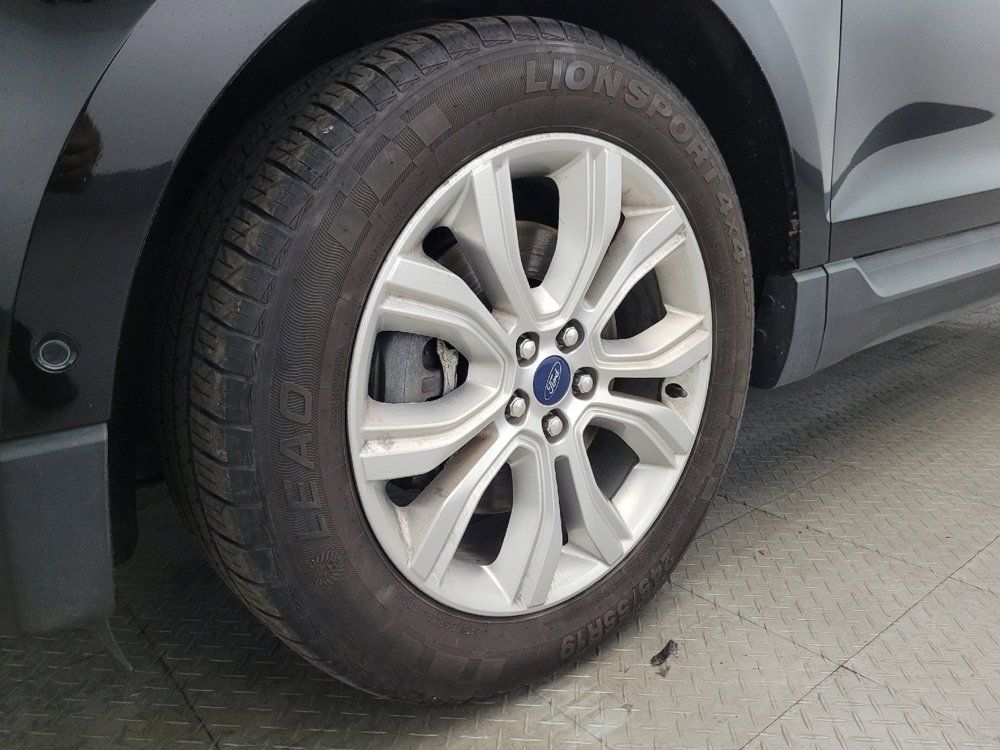 Used 2020 Ford Edge Titanium w/ Equipment Group 301A AWD/4WD image 31
