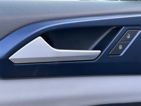 Used 2022 Volkswagen Taos SE image 20