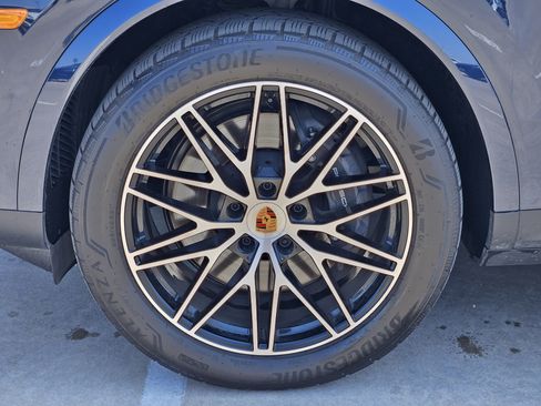 Certified 2026 Porsche Cayenne Coupe AWD/4WD image 14
