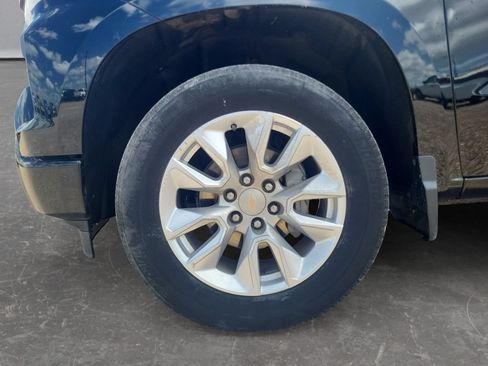 Used 2024 Chevrolet Silverado 1500 Custom RWD image 9