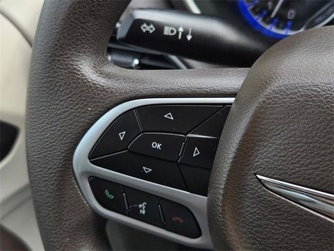 Used 2018 Chrysler Pacifica Touring Plus w/ Tire & Wheel Group image 29