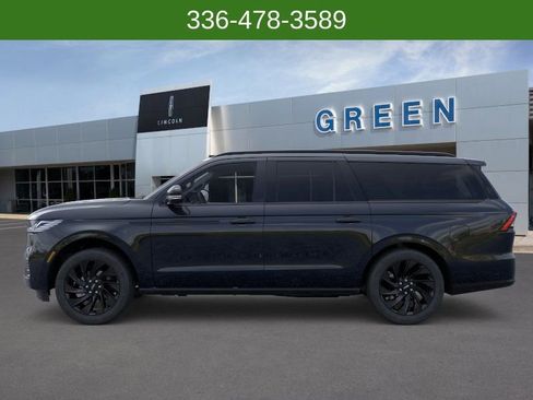 New 2026 Lincoln Navigator L Reserve AWD/4WD image 3