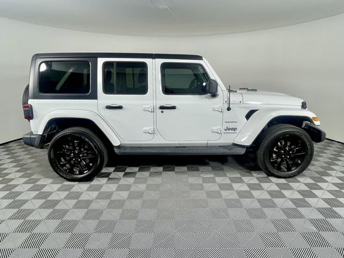 Used 2023 Jeep Wrangler Sahara image 7