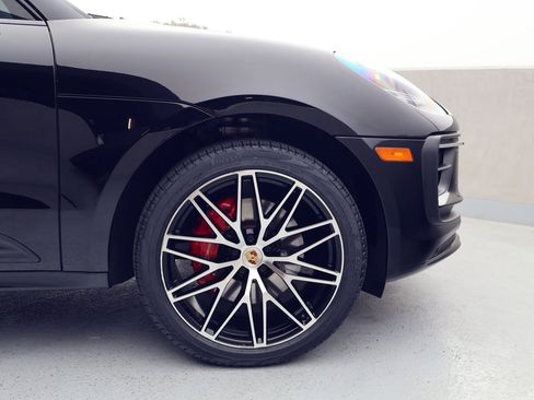 Certified 2022 Porsche Macan S image 11