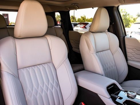 New 2025 Mitsubishi Outlander SEL image 43