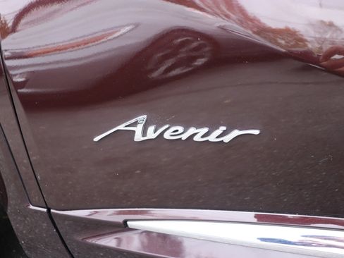 Used 2022 Buick Envision Avenir w/ Technology Package II image 68