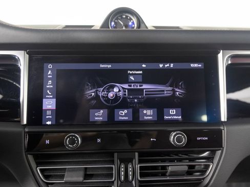 Certified 2024 Porsche Macan AWD/4WD image 24