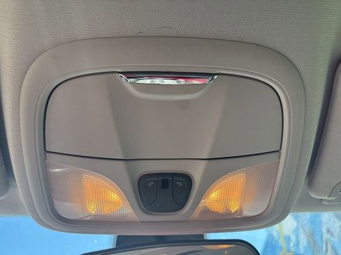 Used 2019 Jeep Cherokee Latitude Plus w/ Cold Weather Group image 17