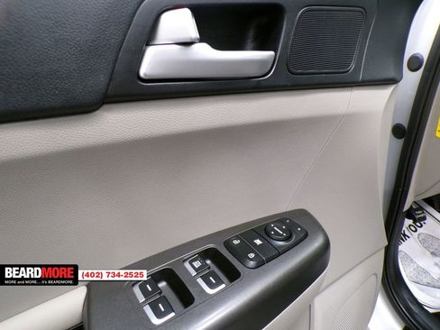 Used 2020 Kia Sportage LX image 15