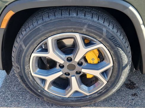 Used 2022 Rivian R1T Adventure image 16