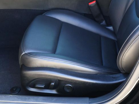 Used 2025 Cadillac CT4 Premium Luxury image 15