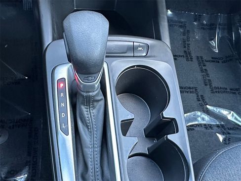 Used 2024 Chevrolet Trax LS w/ LS Convenience Package image 16