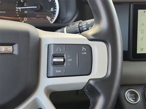Used 2023 Land Rover Defender 110 SE image 29