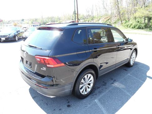 Used 2018 Volkswagen Tiguan S image 5