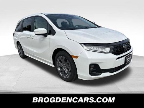 New 2026 Honda Odyssey Touring image 10