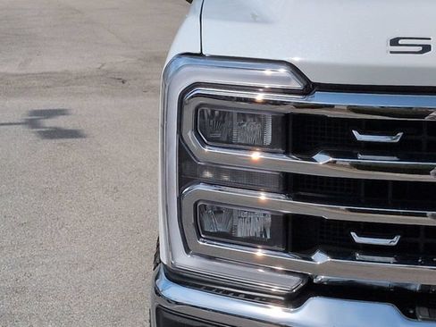 Used 2024 Ford F250 Lariat w/ Lariat Ultimate Package AWD/4WD image 10