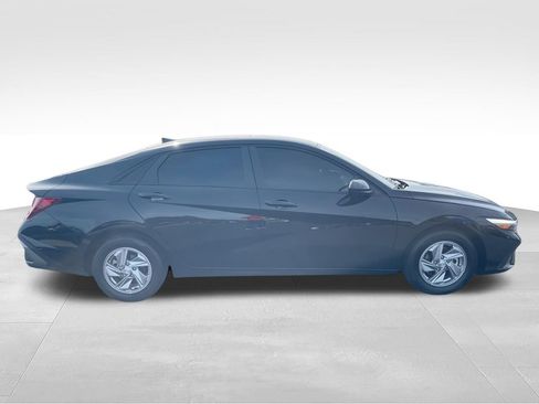 Used 2026 Hyundai Elantra SE FWD image 9