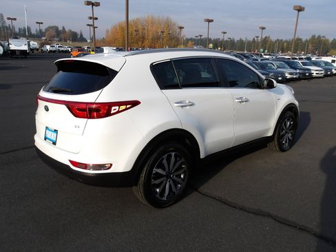 Used 2017 Kia Sportage EX image 5
