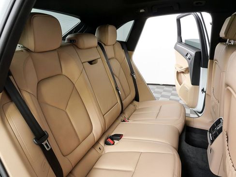 New 2026 Porsche Macan S image 23