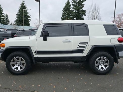 Used 2014 Toyota FJ Cruiser 4WD w/ Convenience Package image 6