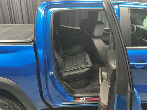 Used 2023 Chevrolet Colorado Z71 w/ Z71 Convenience Package 2 image 11