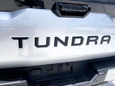 Used 2024 Toyota Tundra Platinum AWD/4WD image 20
