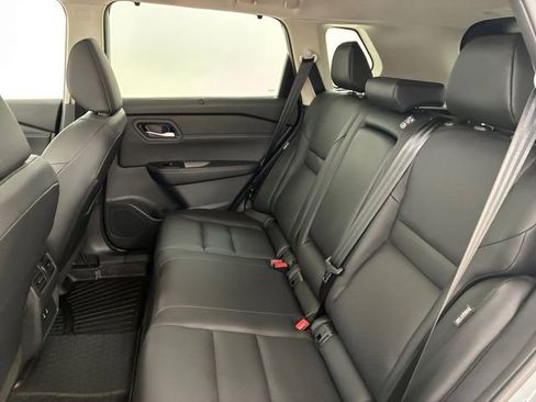 Used 2026 Nissan Rogue SV w/ SV Premium Package AWD/4WD image 18