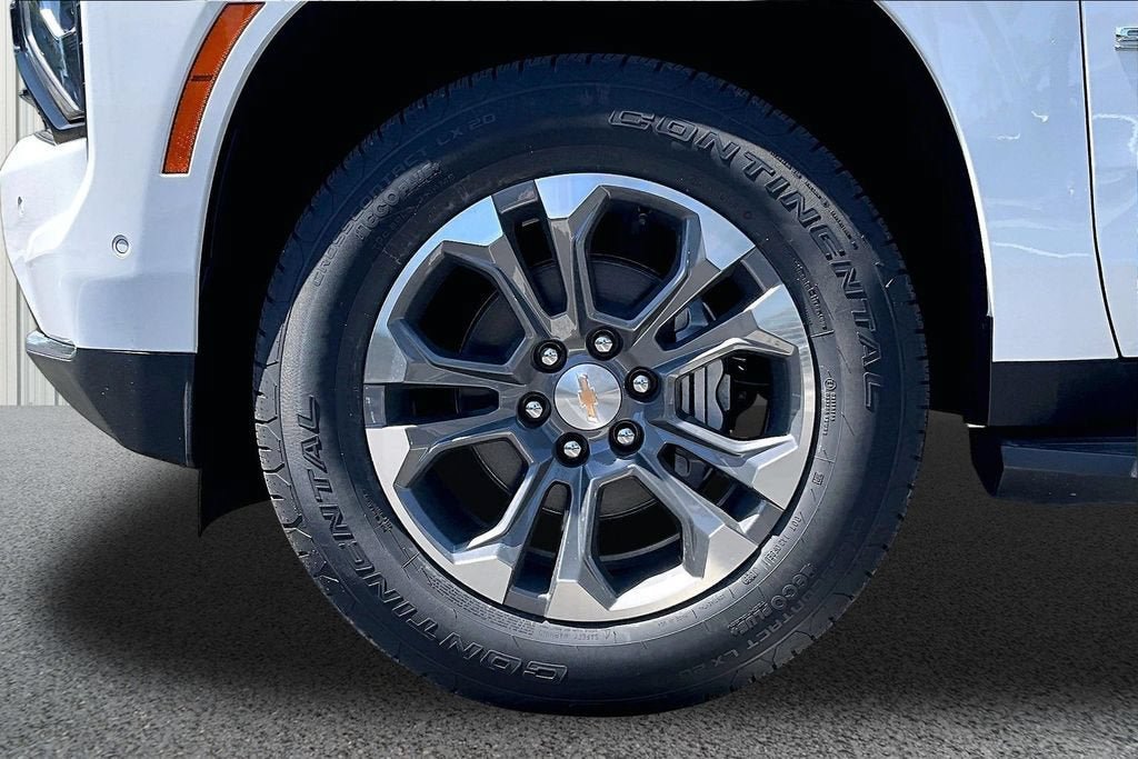 New 2026 Chevrolet Suburban LT w/ Comfort Package AWD/4WD image 10