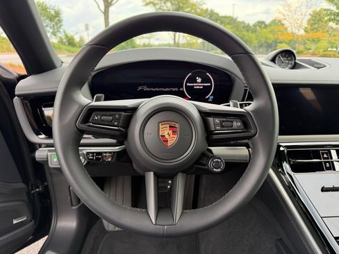 New 2025 Porsche Panamera 4 image 15