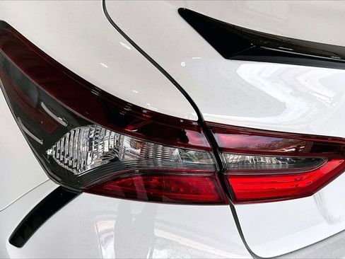 Used 2023 Toyota Camry SE image 13