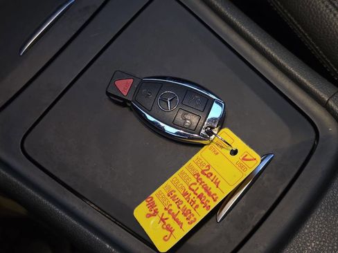 Used 2014 Mercedes-Benz CLA 250 image 12