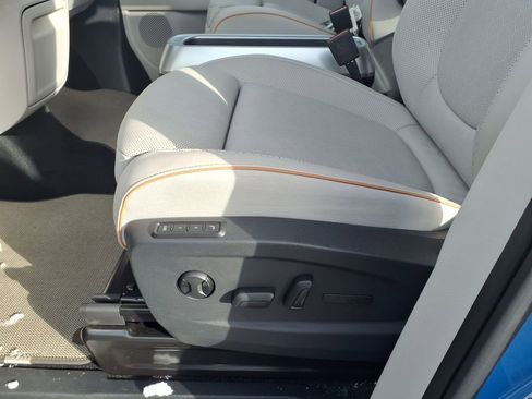 New 2025 Volkswagen ID. Buzz 1st Edition image 15