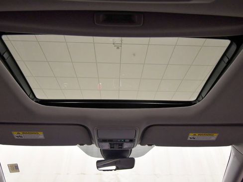 Certified 2024 Honda Odyssey Touring image 17