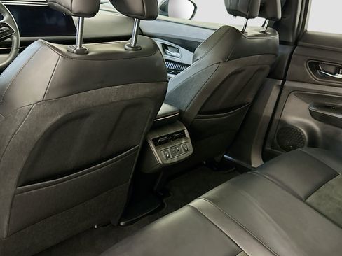 Used 2023 Nissan Ariya AWD image 29