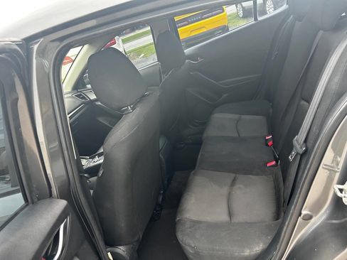 Used 2018 MAZDA MAZDA3 Sport image 12