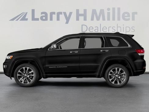 Used 2017 Jeep Grand Cherokee Overland w/ Jeep Active Safety Group AWD/4WD image 3
