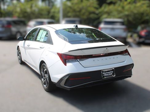 Used 2025 Hyundai Elantra Sport FWD image 7