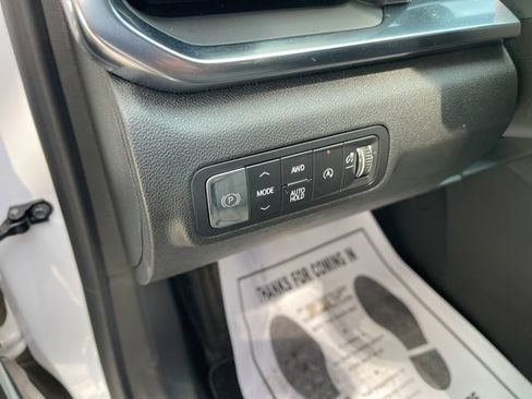 Used 2025 GMC Terrain Elevation AWD/4WD image 19
