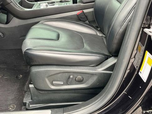 Used 2022 Ford Edge Titanium w/ Equipment Group 301A image 17