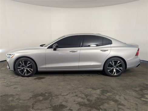 Used 2024 Volvo S60 B5 Plus image 7