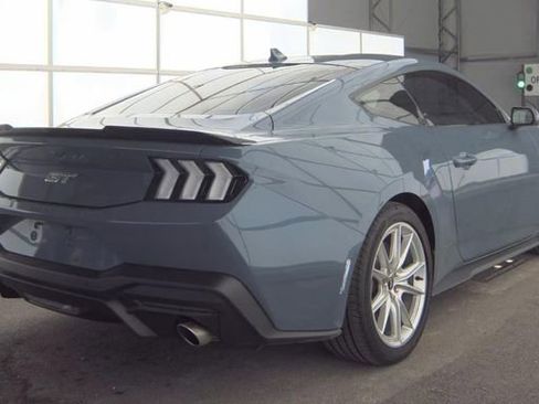 Used 2025 Ford Mustang GT Premium RWD image 4