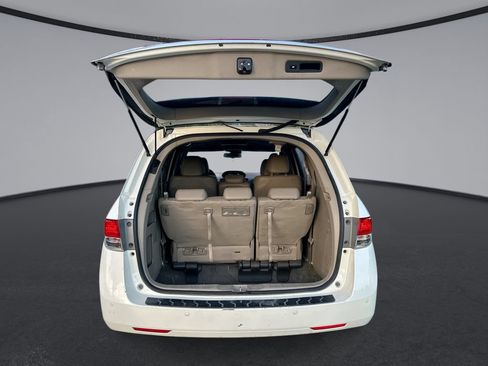 Used 2014 Honda Odyssey Touring Elite image 34