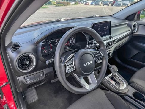 Used 2022 Kia Forte LXS FWD image 12