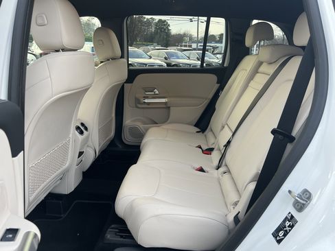 Certified 2025 Mercedes-Benz GLB 250 image 33