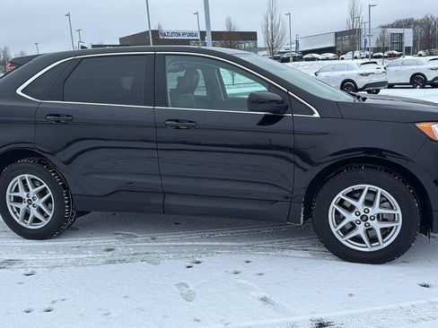 Used 2023 Ford Edge SEL image 3