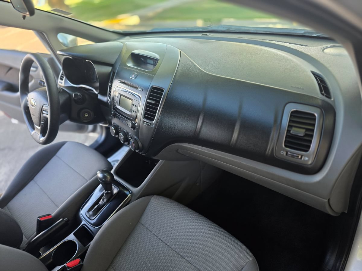 Used 2018 Kia Forte LX FWD image 19