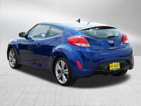 Used 2017 Hyundai Veloster Value Edition FWD image 5