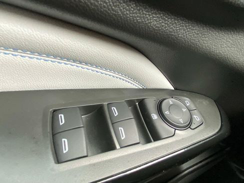 Used 2026 Chevrolet Trax LT w/ LT Convenience Package FWD image 37