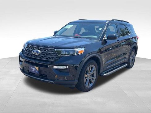 Certified 2023 Ford Explorer XLT w/ Equipment Group 202A AWD/4WD image 2